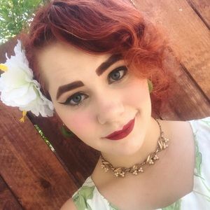 Meet your Posher, Madeline